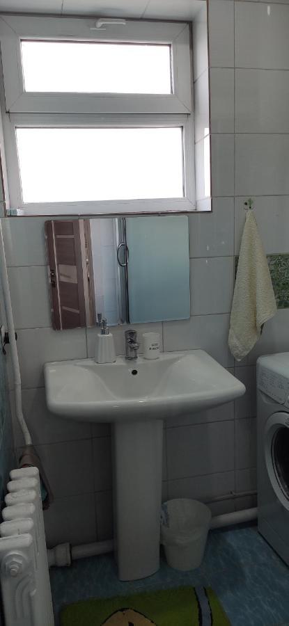 Apartment In The Karakol Heart Ngoại thất bức ảnh
