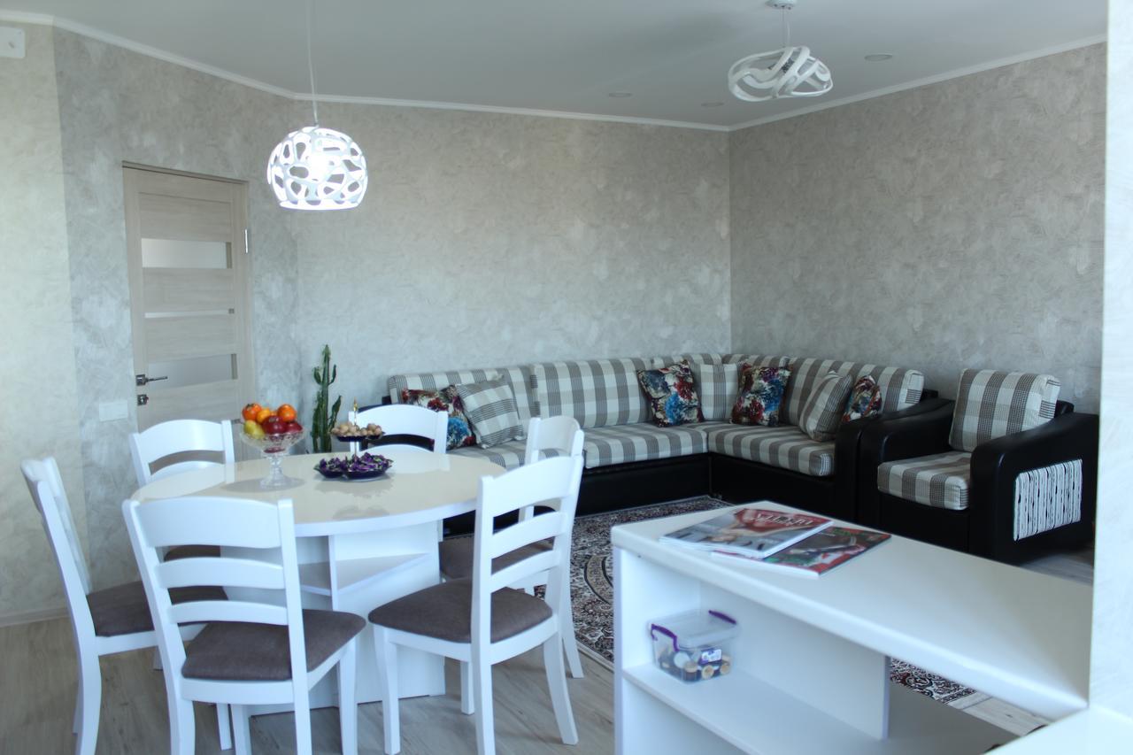 Apartment In The Karakol Heart Ngoại thất bức ảnh